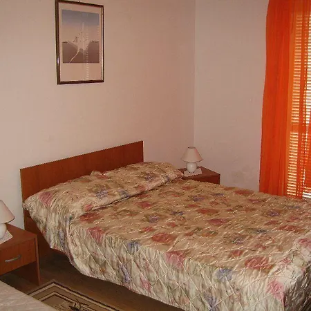 10202a Apartment *
